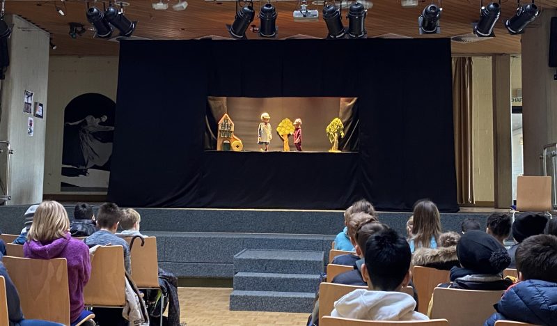 Marionettentheater, 1.2.23